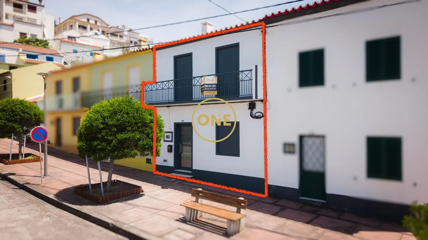 🌊 Completely renovated 2 bedroom house in front of Ribeira Quente Beach - 2