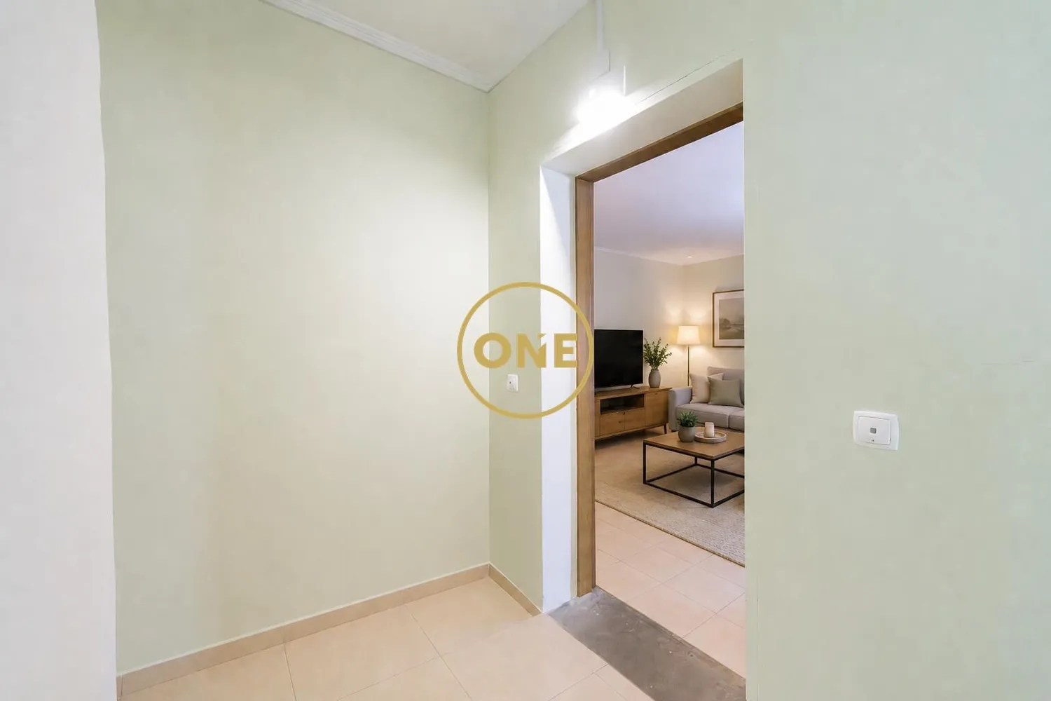 2-Bedroom Apartment – ​​Central Location and Functionality - 2