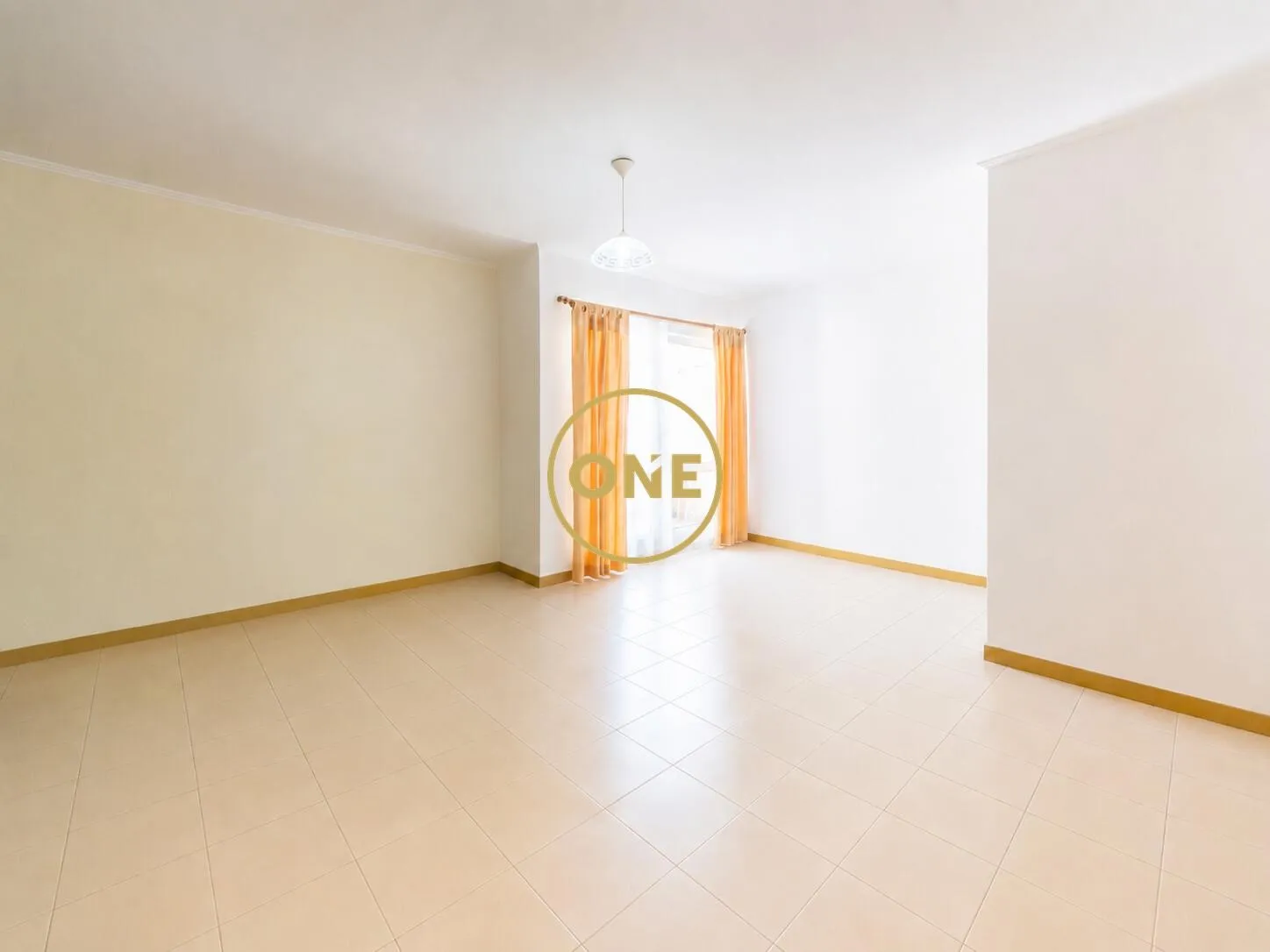 2-Bedroom Apartment – ​​Central Location and Functionality - 3