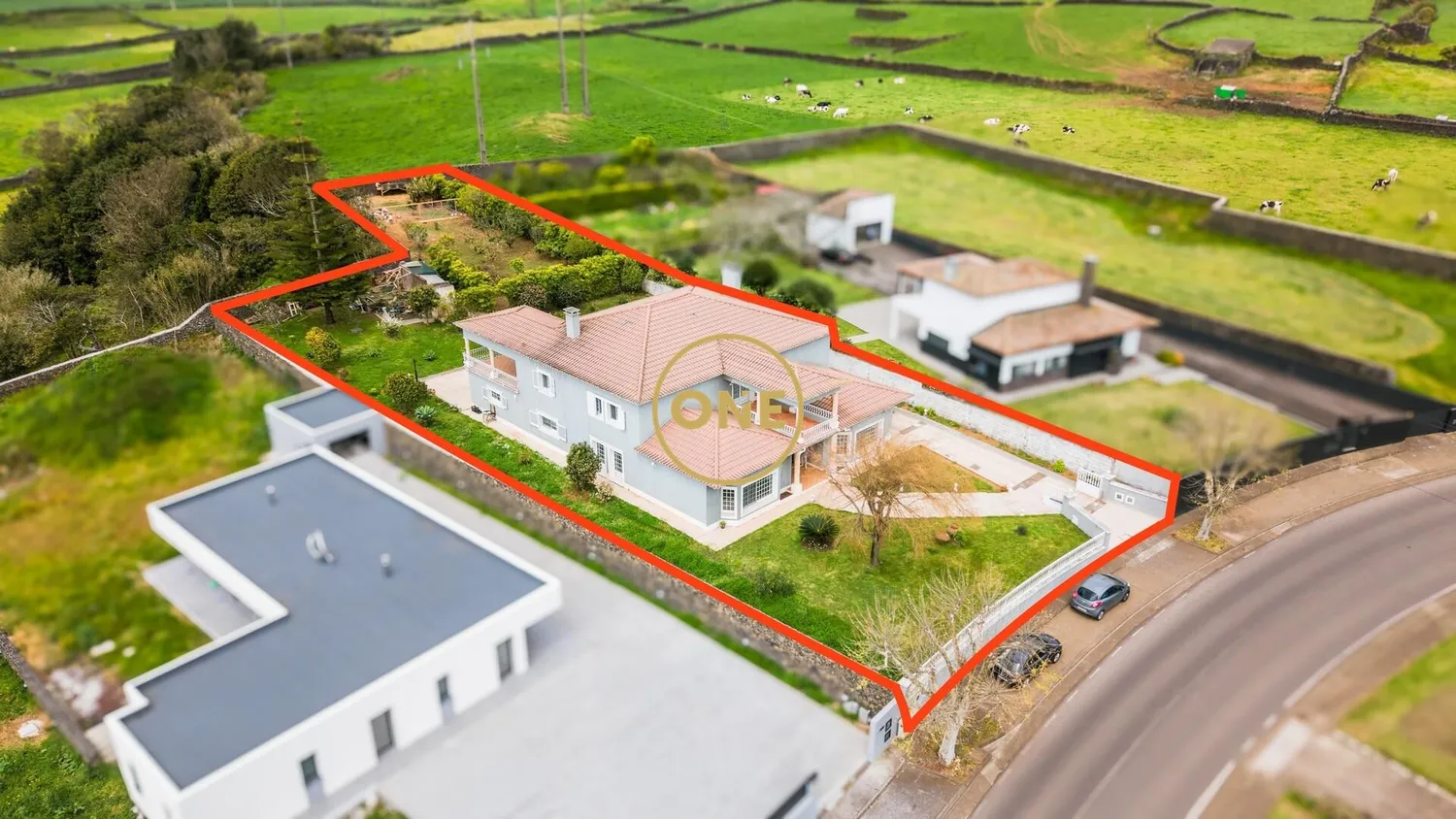 🏡 Luxury 4-bedroom villa with ocean view | Livramento.