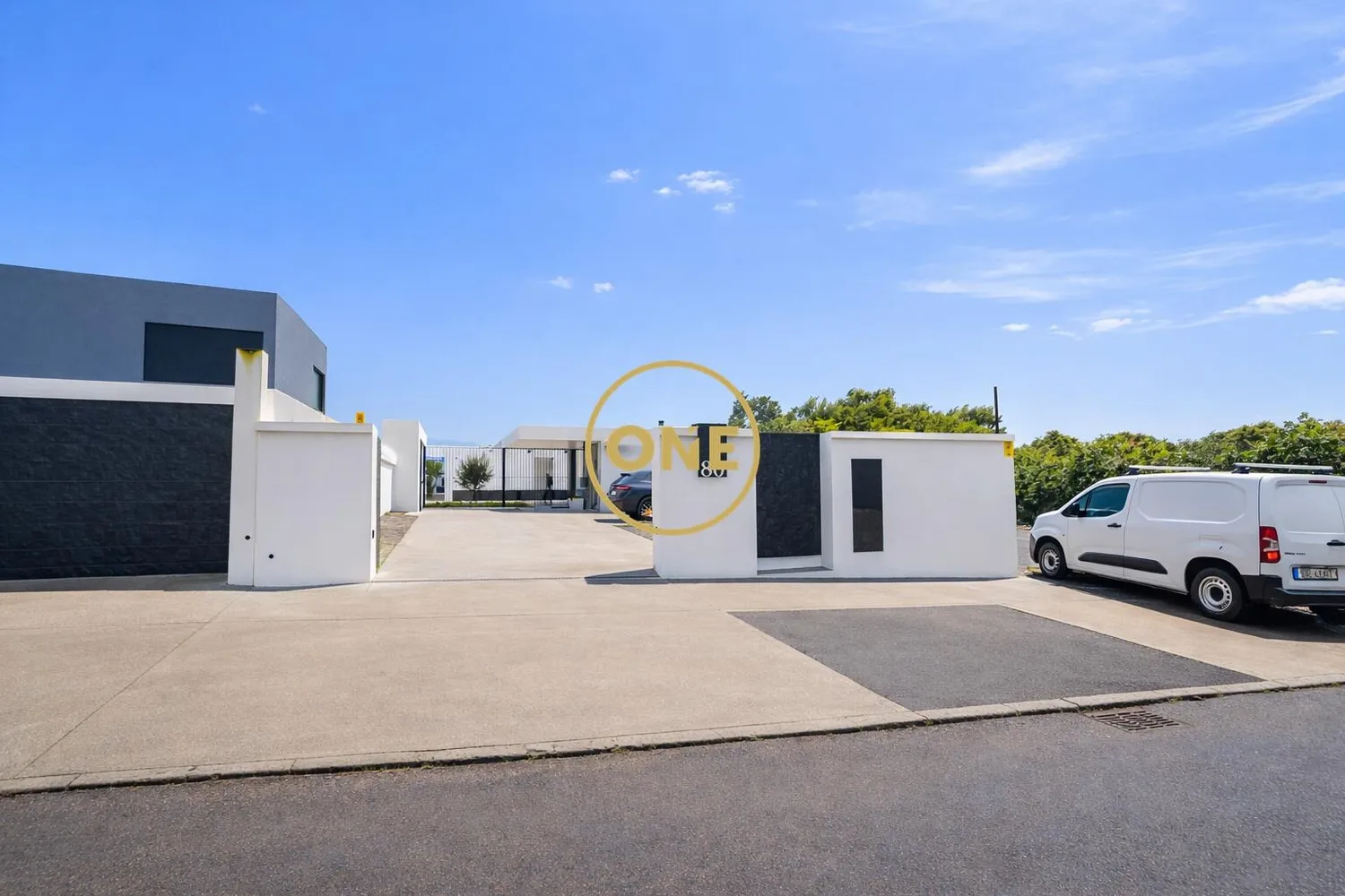 Moradia Exclusiva e Contemporânea de luxo com piscina - 2