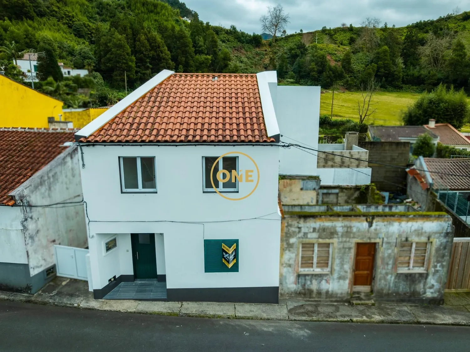 🔑 Fully Renovated 3-Bedroom House - Ready to Move In - 2