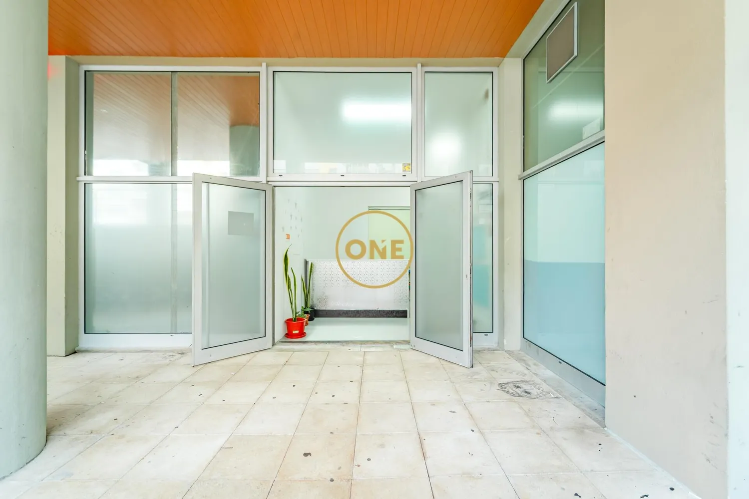 Commercial space in a premium location! - 2