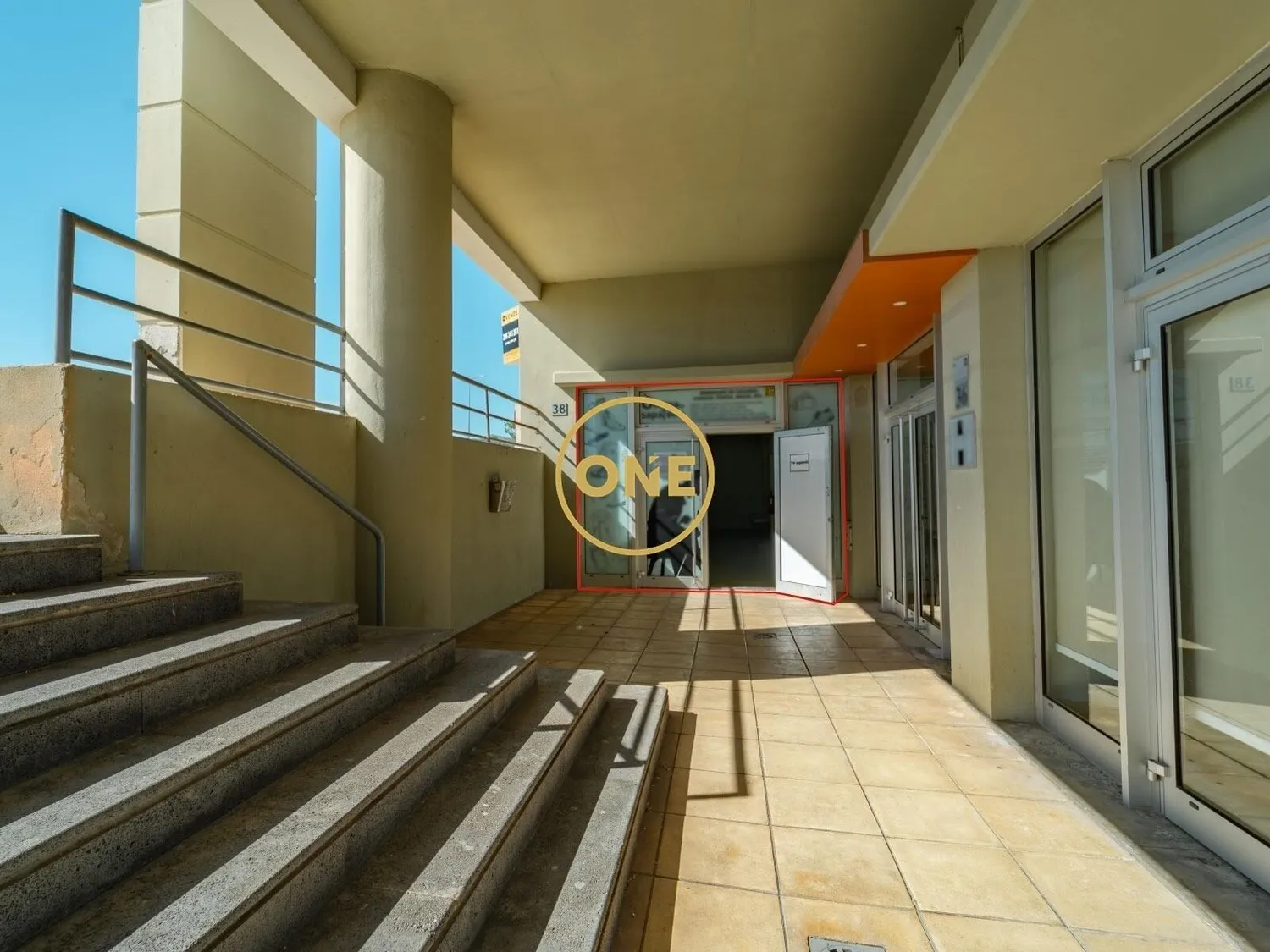 Commercial space in a premium location! - 3