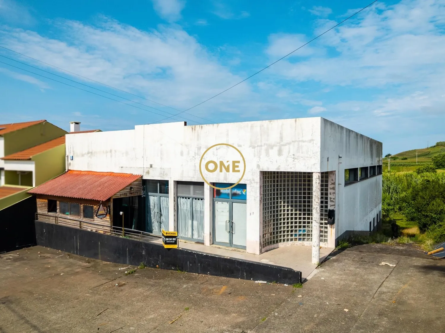Commercial Establishment in Fenais da Ajuda