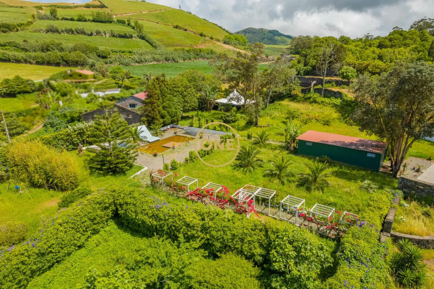 Exclusive Property with 6 Bedroom House and 6,044 m² Plot of Land – Ribeira Grande, São Miguel - 3