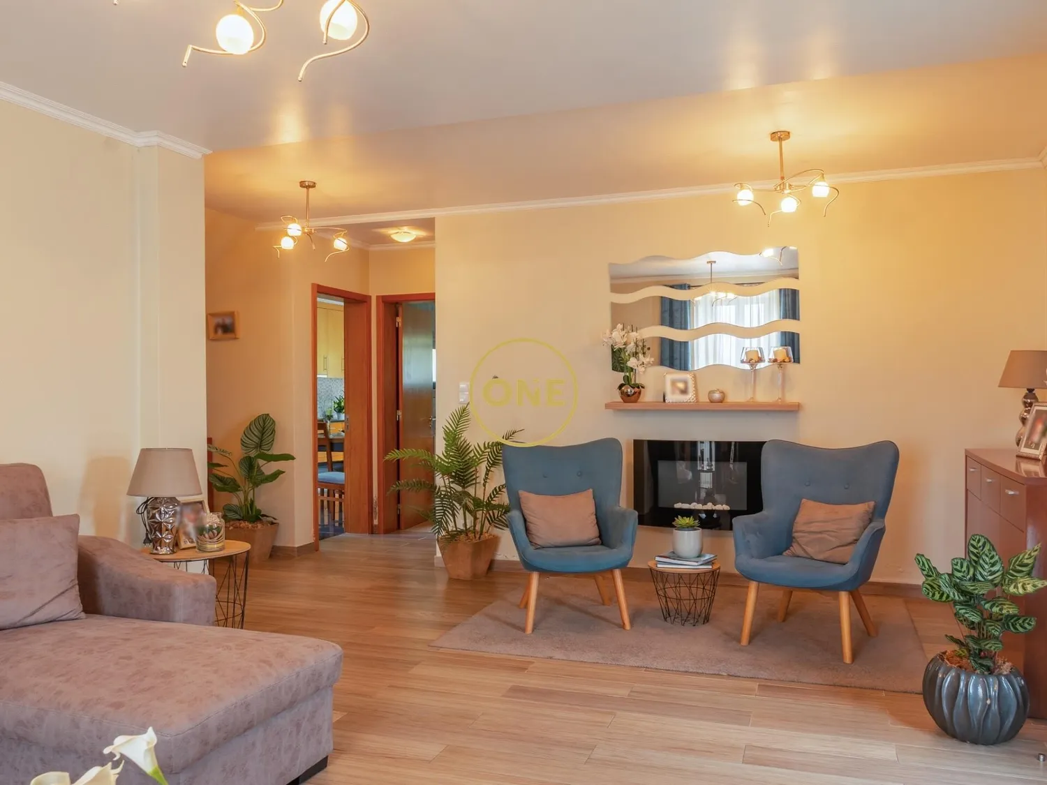 🏡 Renovated 4-bedroom house in Santo António – Comfort and Tradition in the Azores