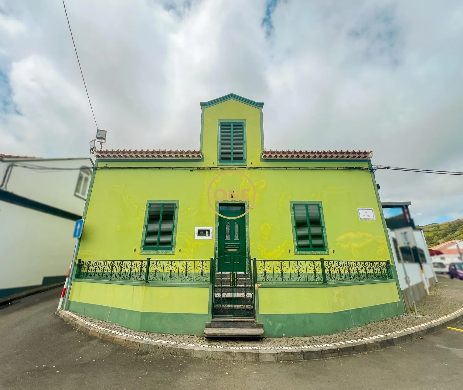 Moradia V4+ com pátio no centro de Água de Pau – Lagoa - 2