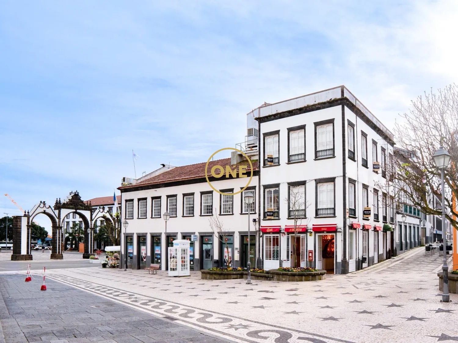BUILDING IN THE CITY CENTER OF PONTA DELGADA