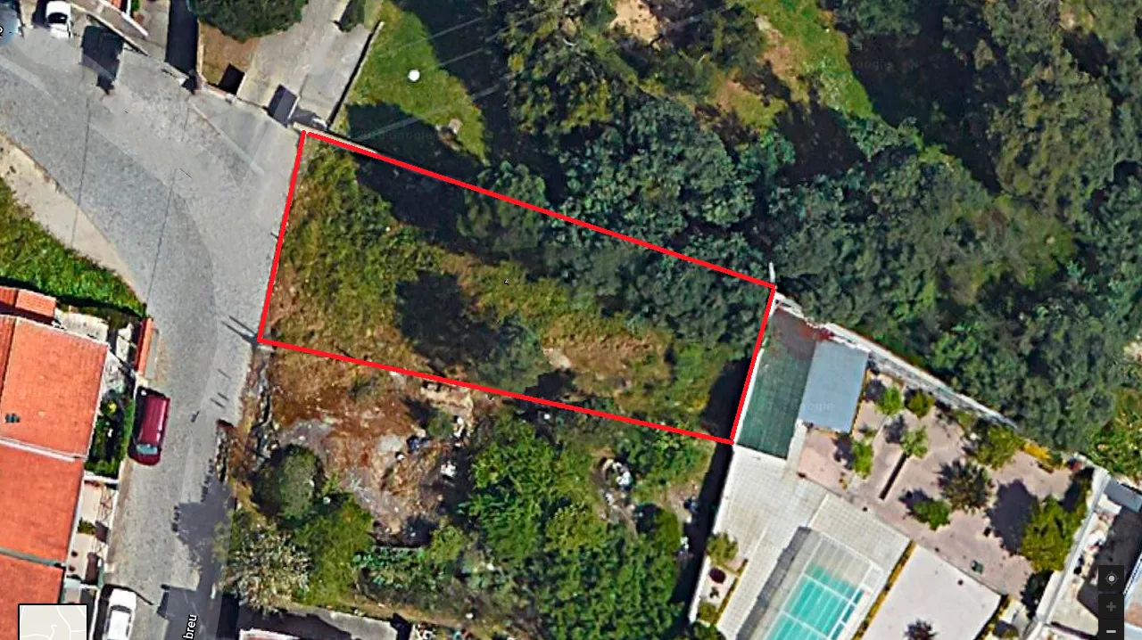 Lote de Terreno em Pedrouços com uma frente de 10 e fundo de 40m - 2