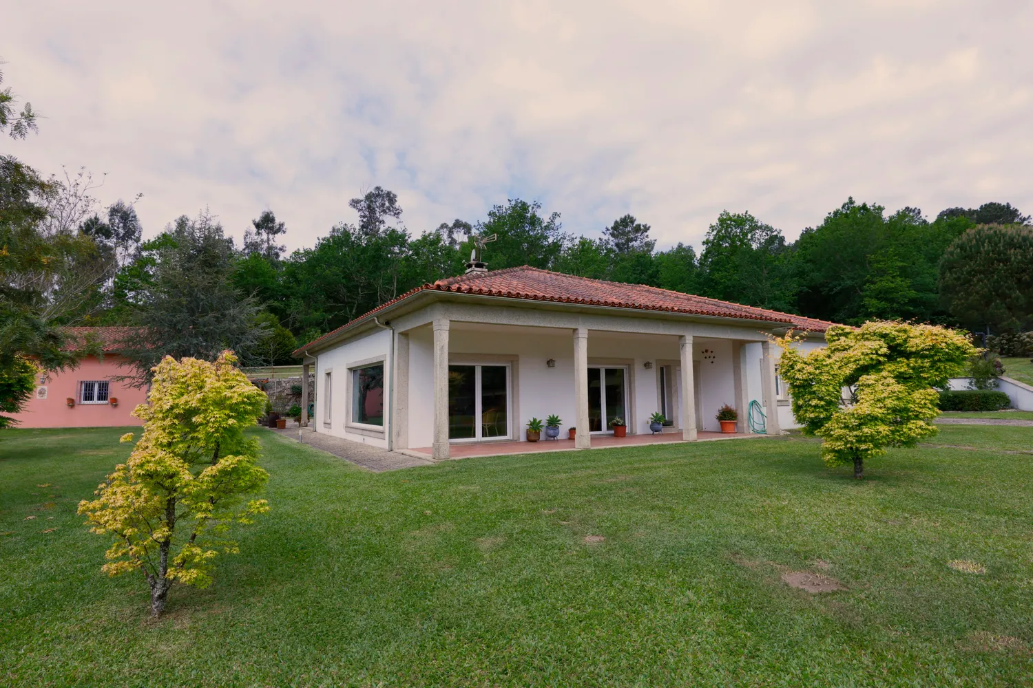 Quintinha com 2 casas -Extraordinária propriedade - 2