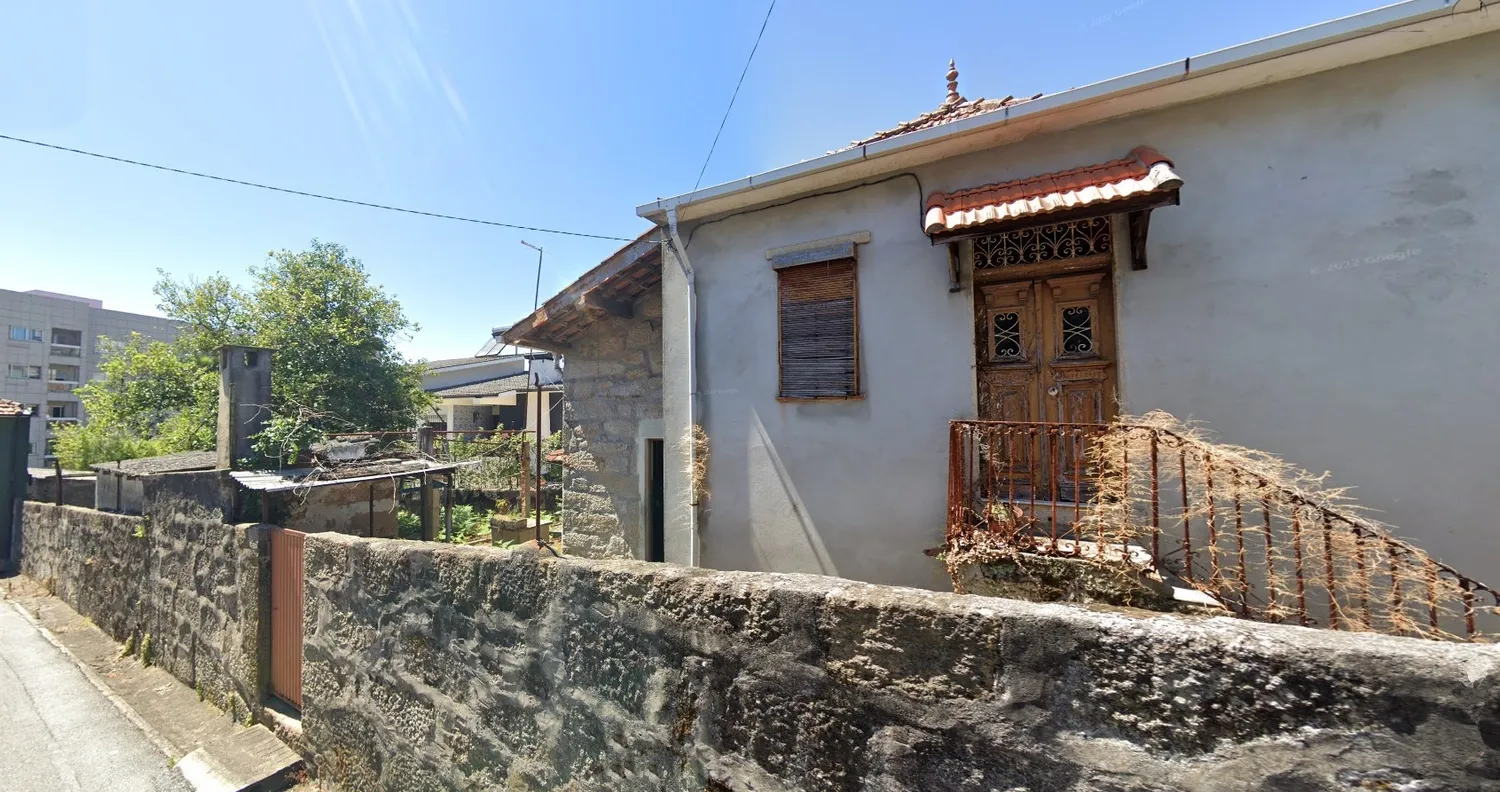 Casa em Ruína com Terreno de 350 m² – Centro da Maia - 3