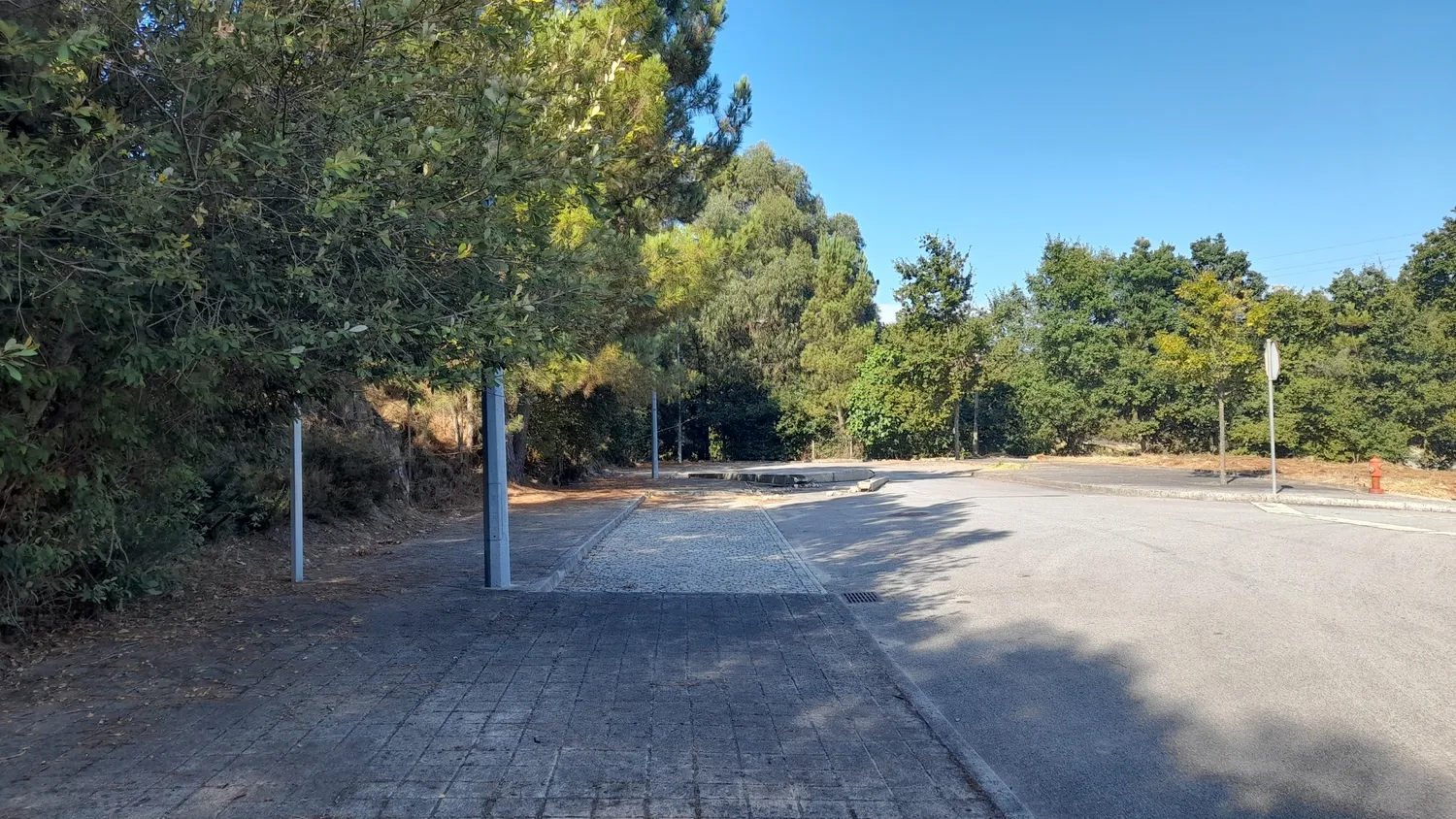 Lote de Terreno para construção de moradia de CV+RC+1 - Folgosa