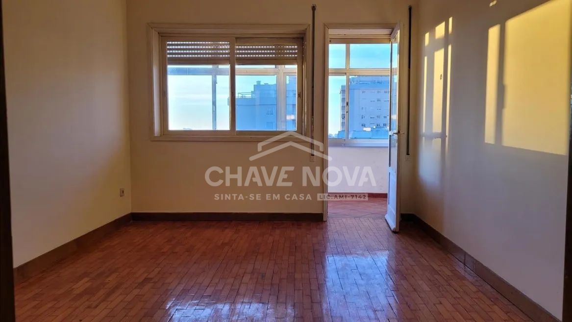 Apartamento T2 c/ Varanda em Cedofeita - 2