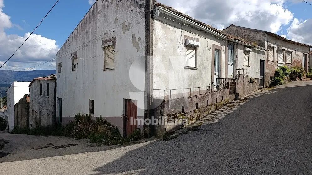 Moradia em Banda Senhor da Serra