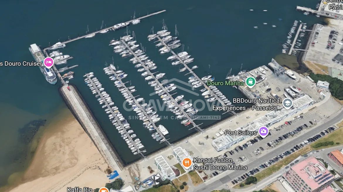 T1 NOVO 5º piso com suíte, varanda e garagem junto á Marina da Afurada - 2