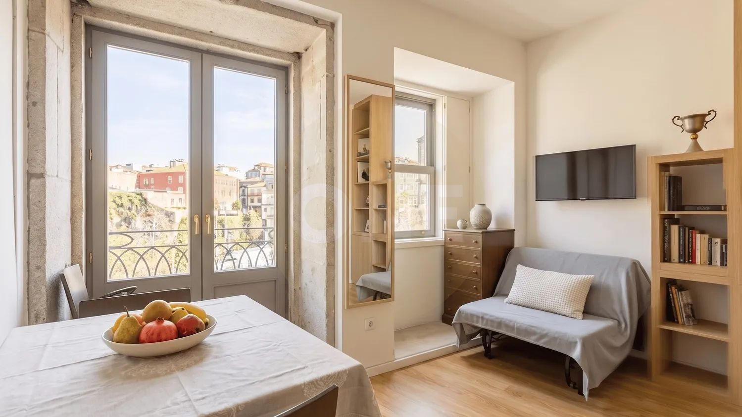 Prédio com 5 apartamentos no Centro do Porto
