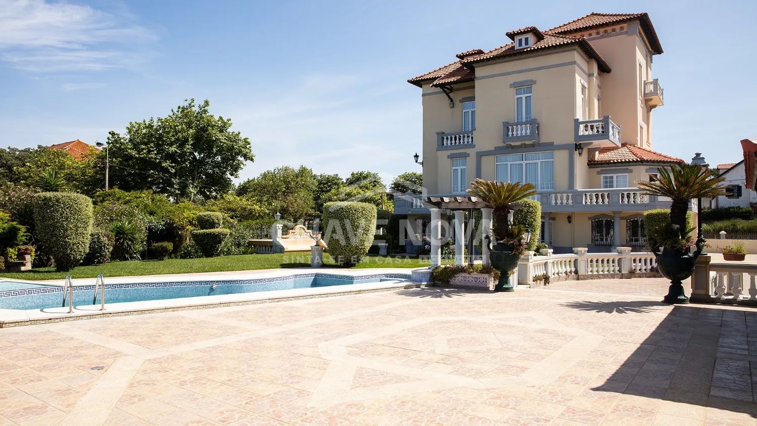  Palacete único, situado próximo à prestigiada Praia da Granja - 2