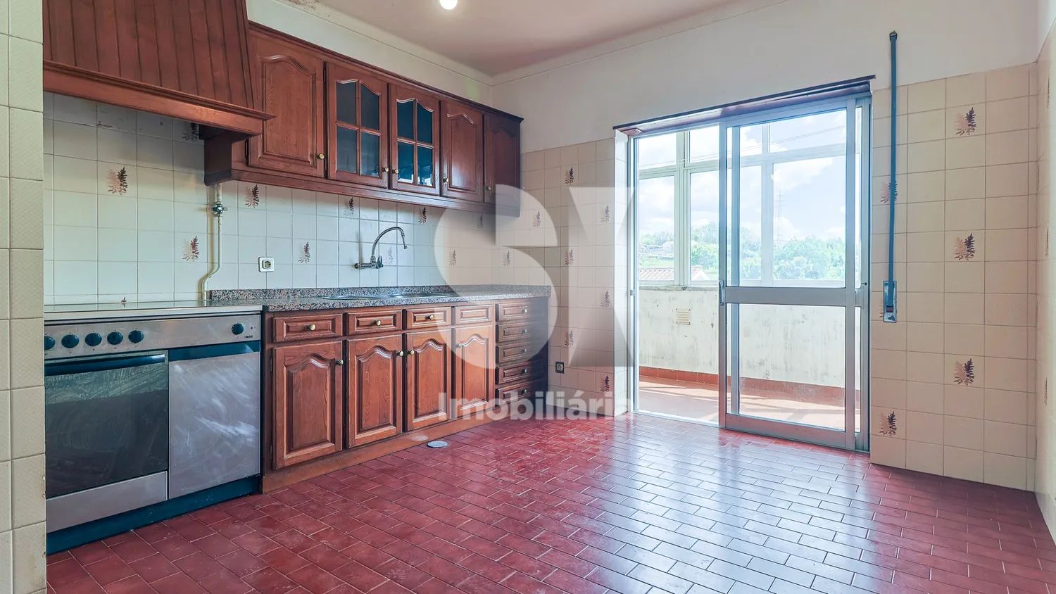 Apartamento T3 com sótão e garagem. - 3