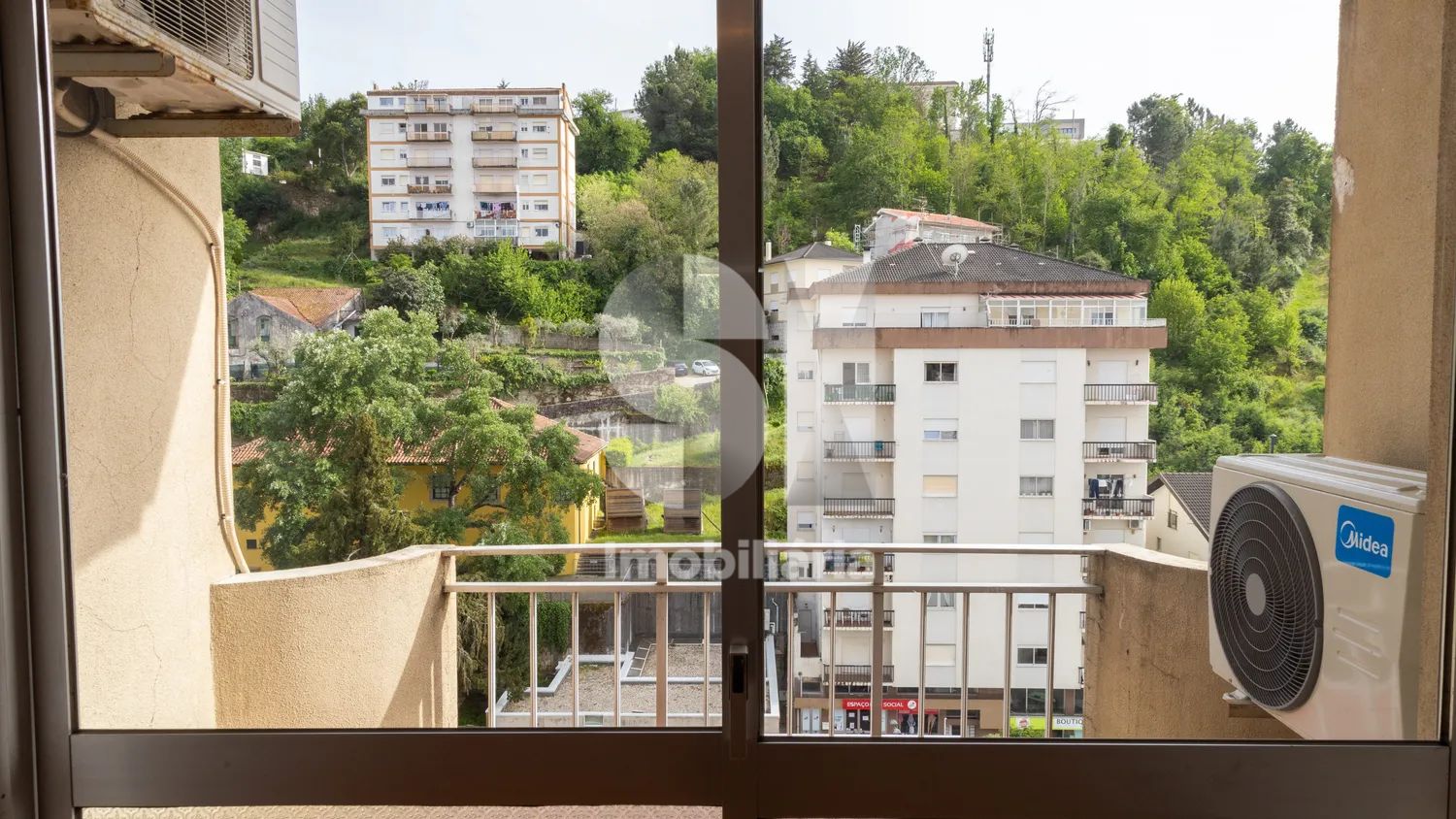 Appartement T3 avec suite dans le centre-ville de Seia - 2