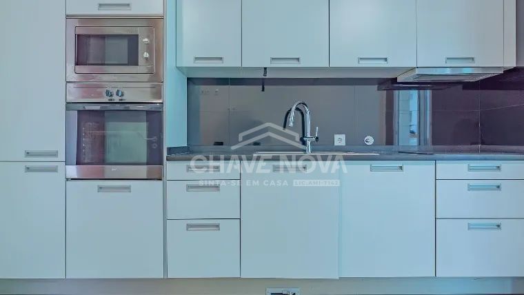 Apartamento T2 Praça das Flores, Porto - 3