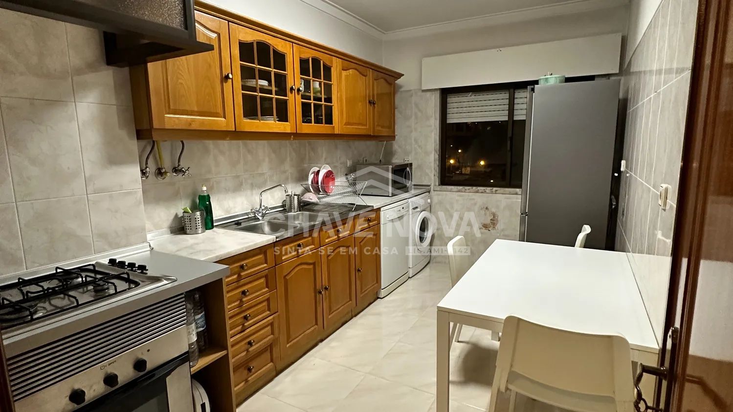 Apartamento T2 c/ Arrumo em Belas (A9/CREL) - 2