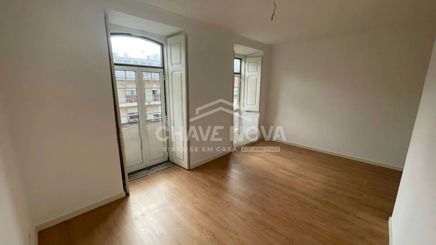 Apartamento T3 com Excelentes Áreas no Saldanha