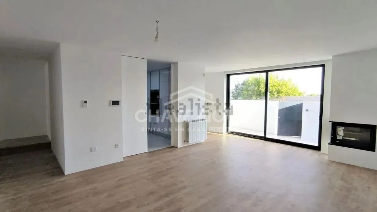 Moradia T3 em São Felix da Marinha, a 3km da praia!
