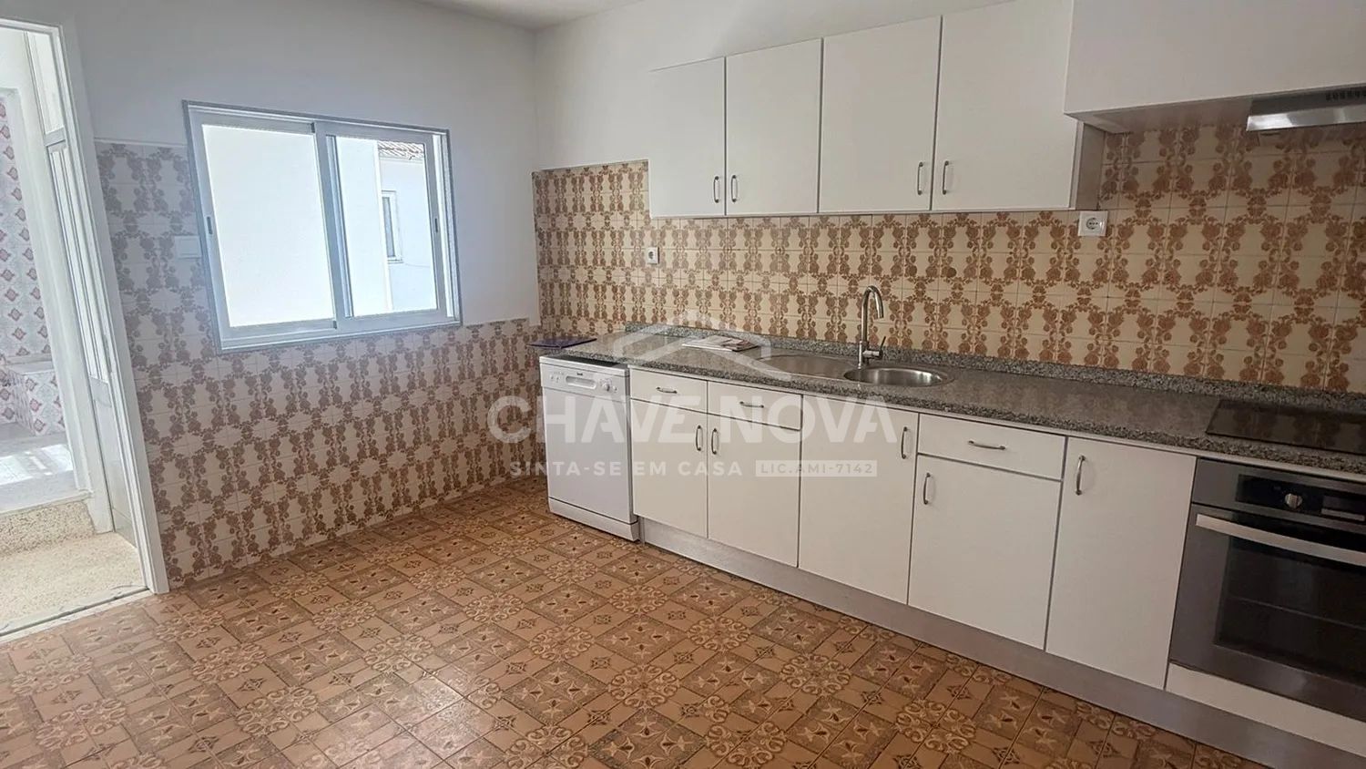  T2 no 1.º Piso com Terreno Privativo - Santa Maria de Lamas - 2