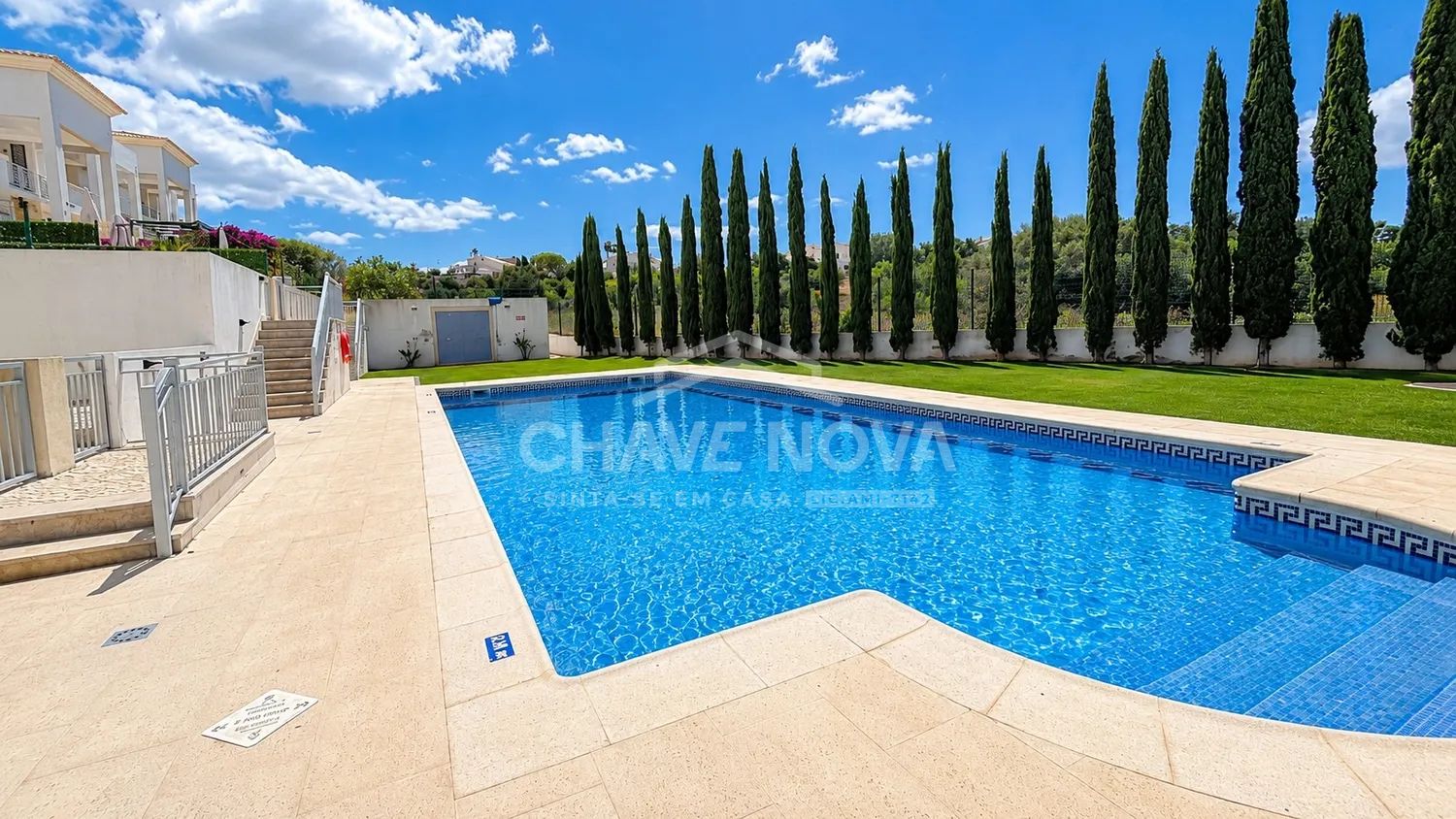 Moradia T2+1 com piscina em Condomínio Privado | Olhos de Água | Albufeira