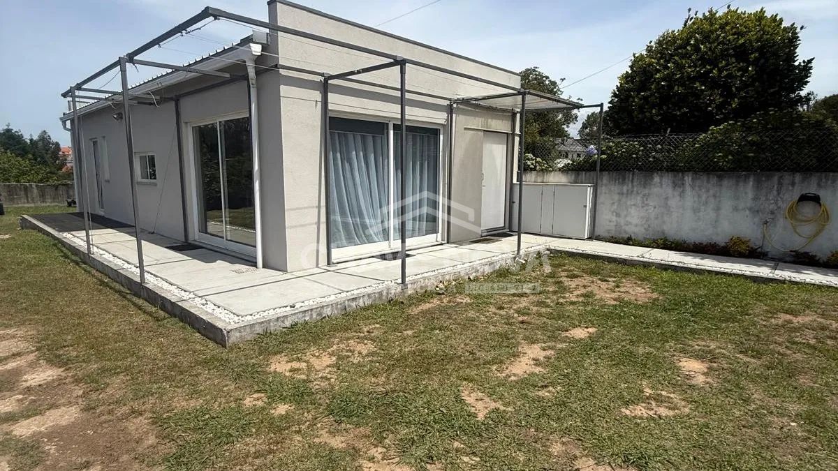 Moradia térrea T1 para arrendamento na Madalena