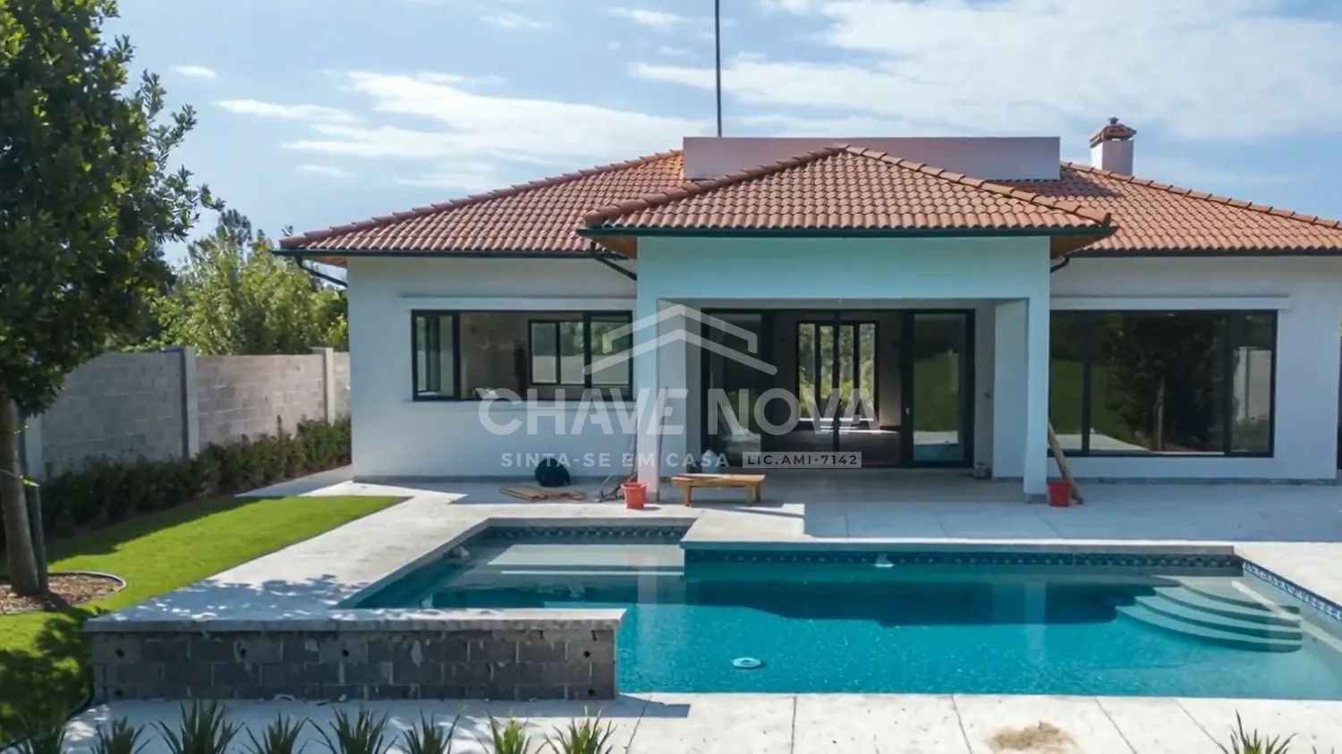 Moradia T4 com Piscina em Grijó – Espaço, Conforto e Privacidade - 3
