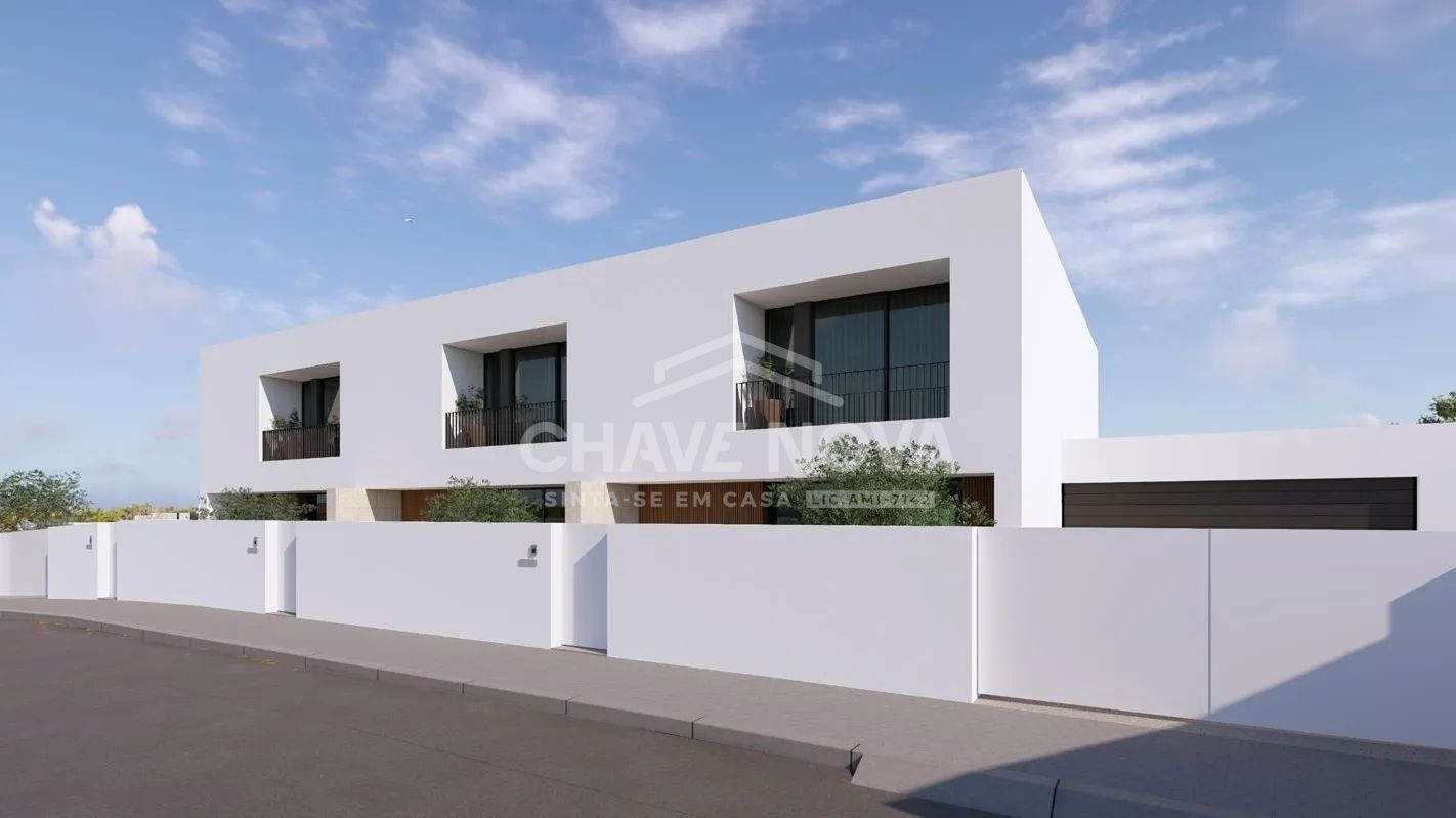 Moradias T3 Novas com Jardim e Garagem – Pedroso - 2