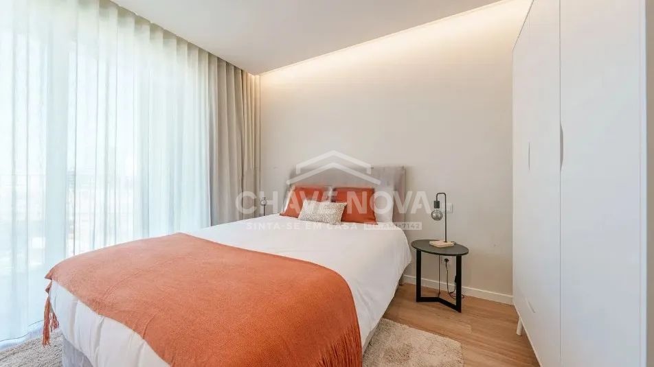 T1 de Charme com Acabamentos Modernos na Av. 5 de Outubro - 3