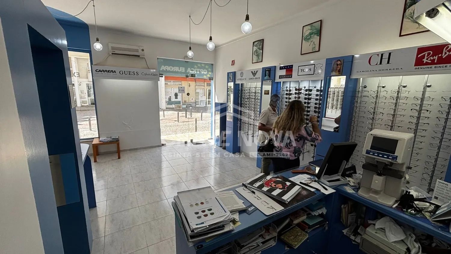 Invista no Coração de Quarteira – Espaço Comercial. 240 000 € - 3