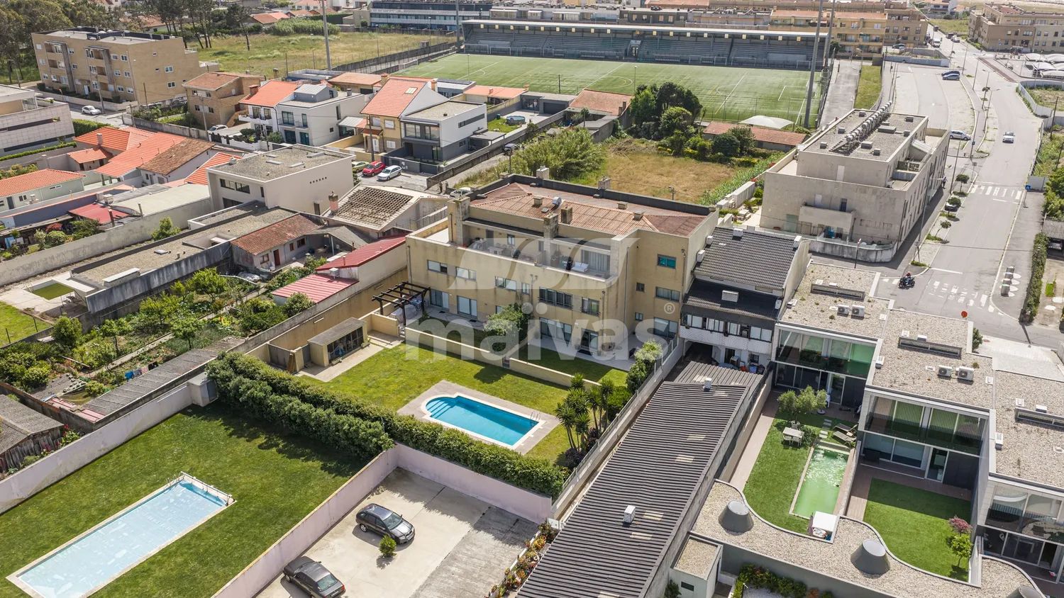 Apartamento T3+1 - Condomínio com Piscina
