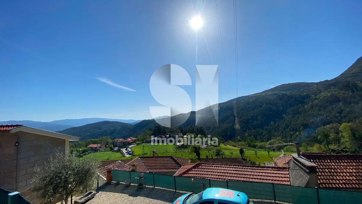 MORADIA T3 com Piscina - 3