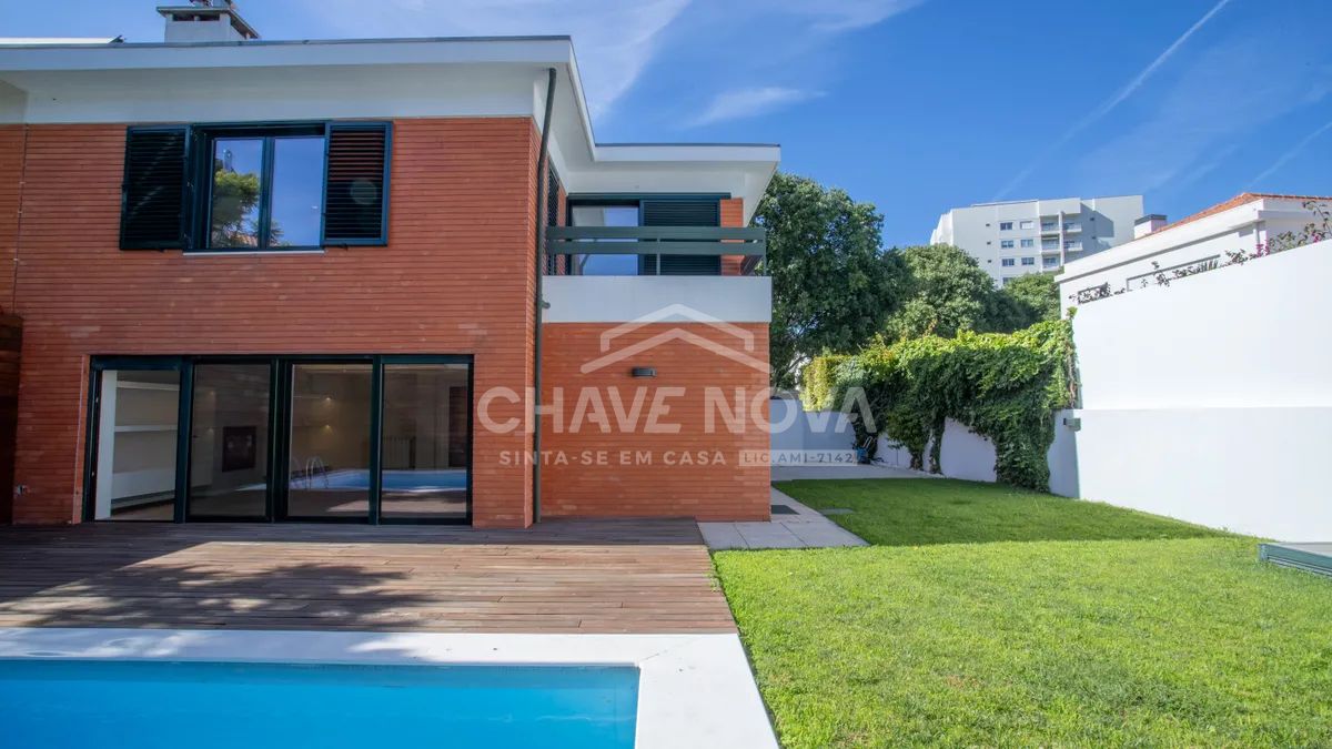 Moradia renovada com piscina e jardim privativo à venda na Foz, Porto  - 2
