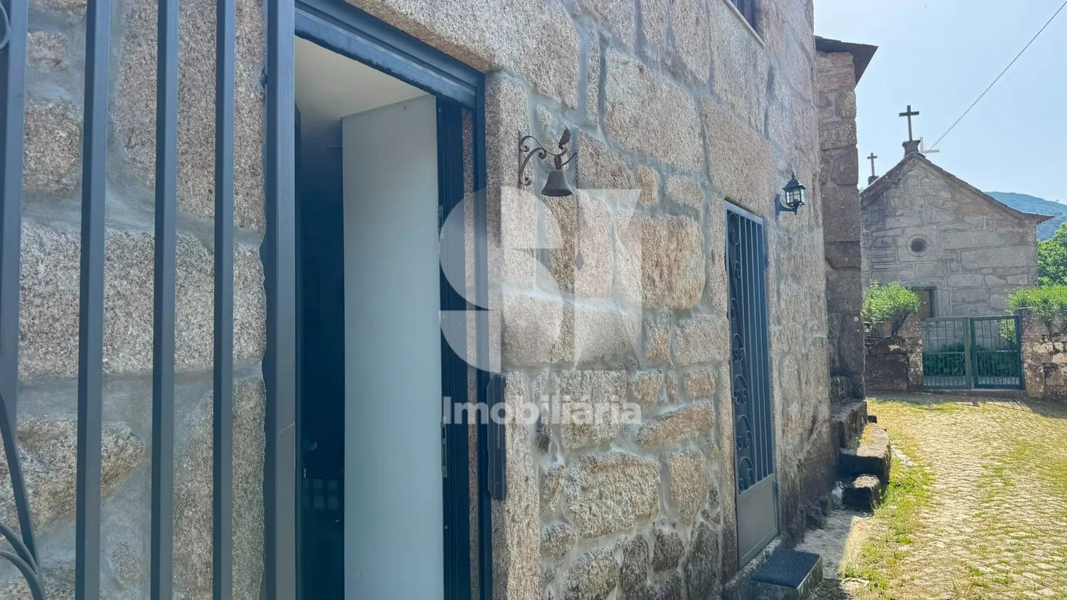 Moradia T2 em Pedra Totalmente Renovada com Terreno e Piscina - 2