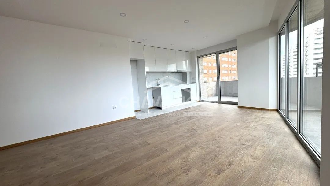 Arrendamento T1 c/lugar de garagem no Porto - 3