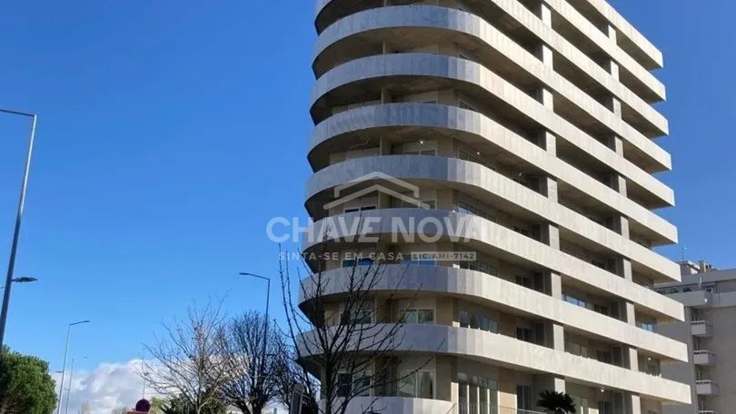 Arrendamento T1 c/lugar de garagem no Porto