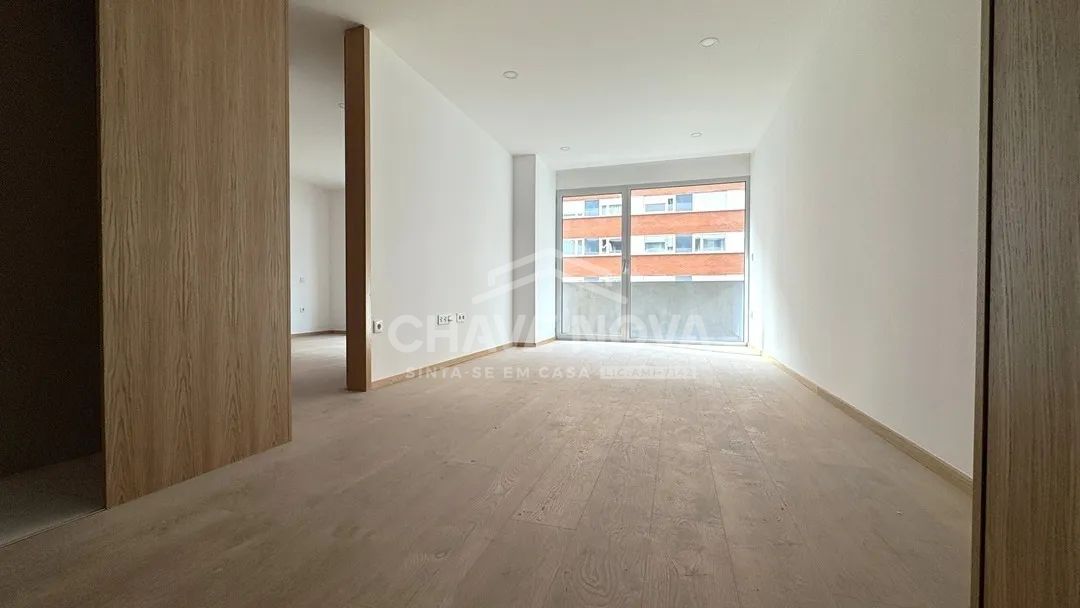 Arrendamento T1 c/lugar de garagem no Porto - 3