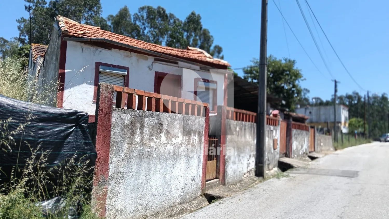 Casa com terreno para recuperar - 3