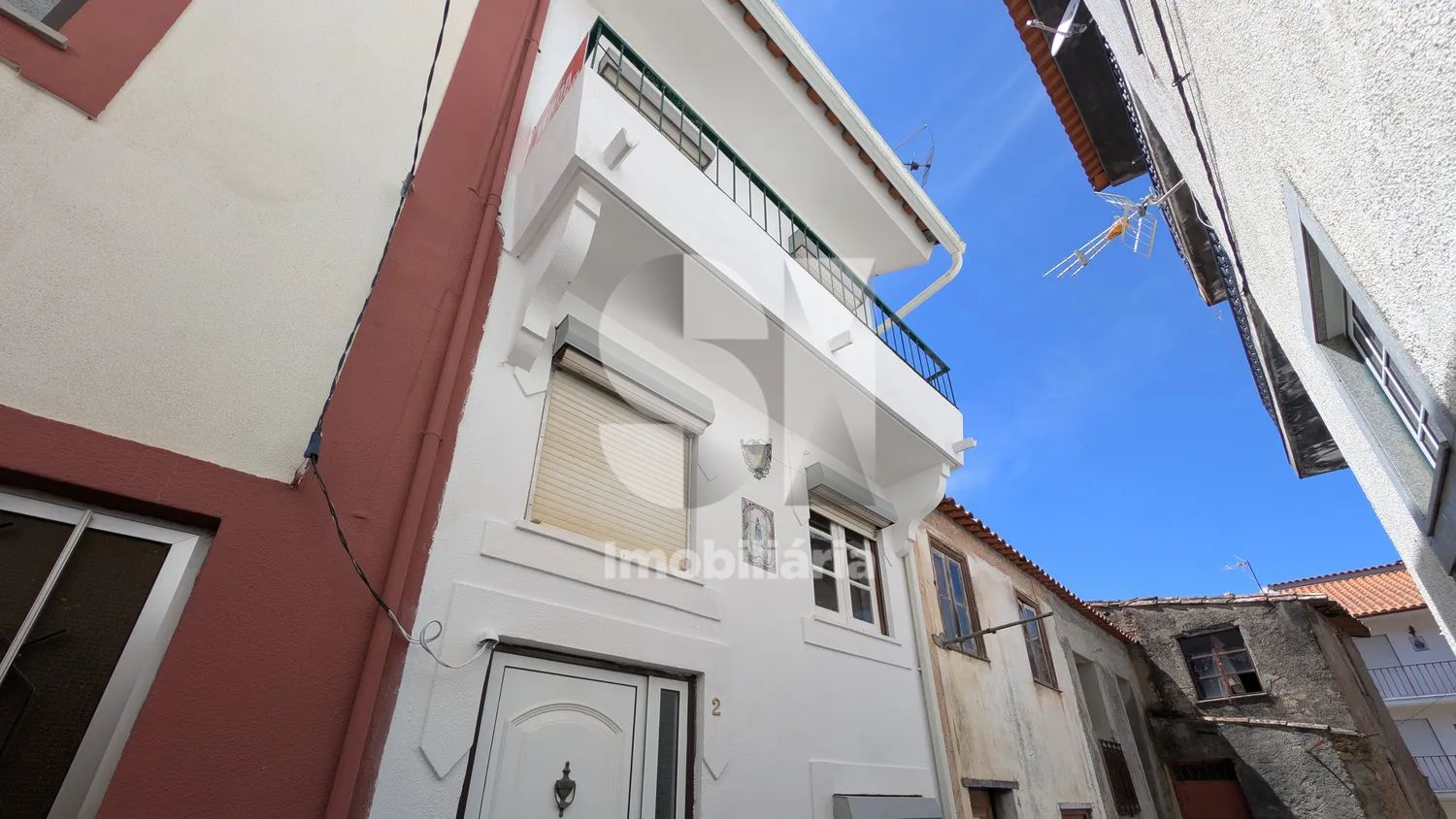 Aconchegante Moradia T2 Trplex Renovada, em Folques - 2