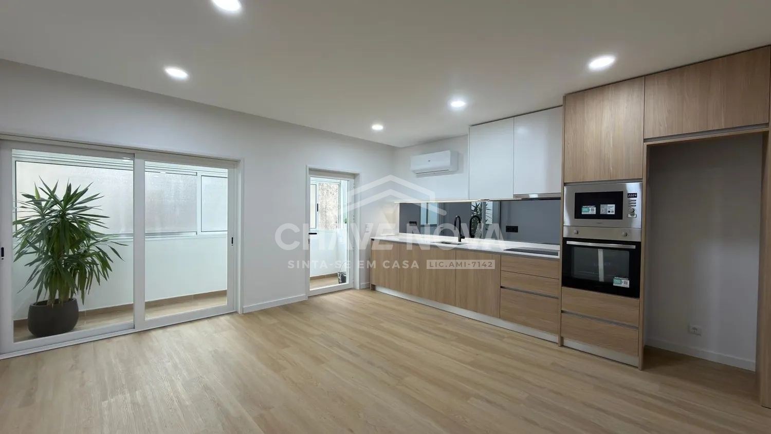 T1 Office Renovado em Santa Marinha (Devesas)