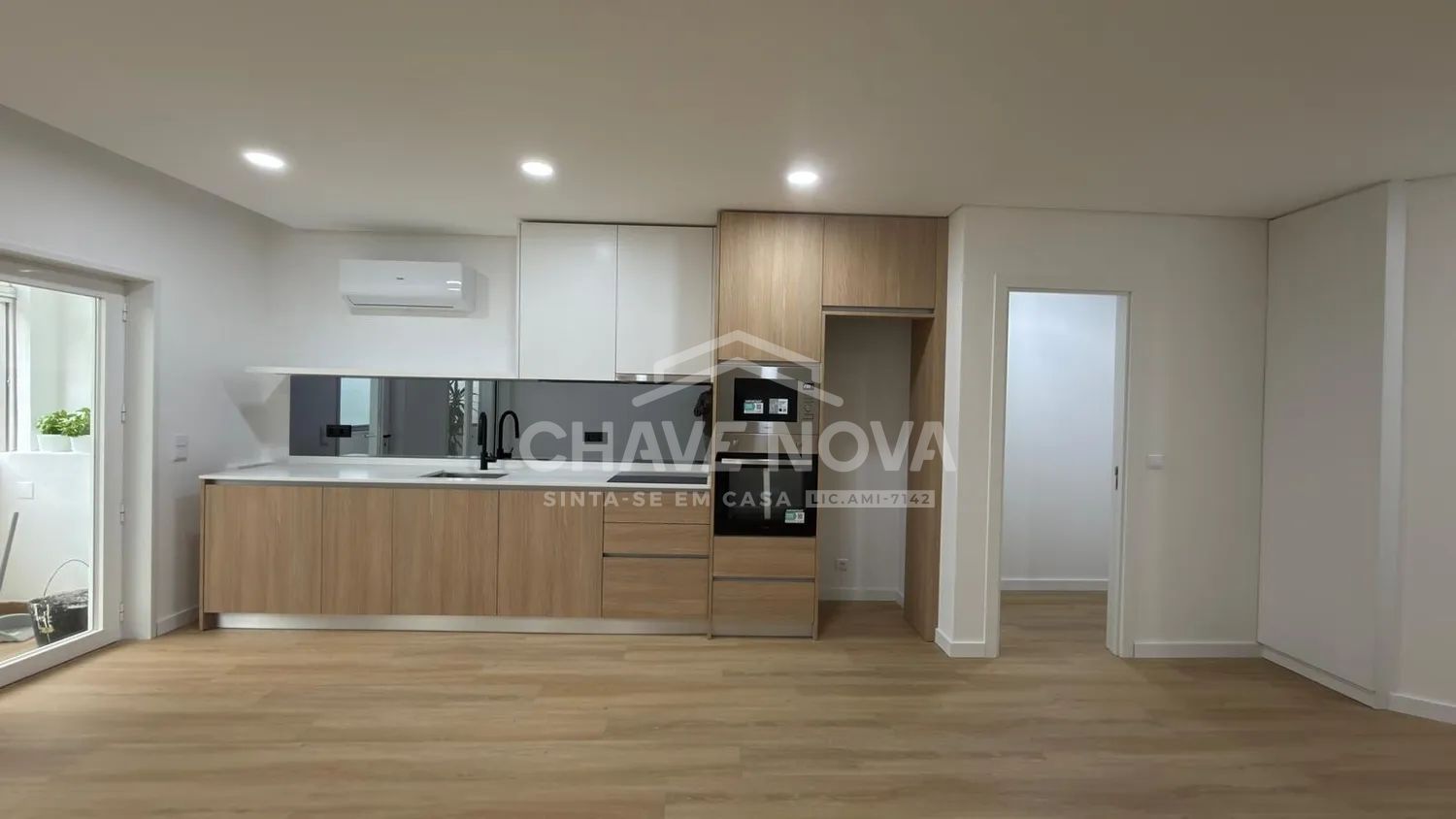 T1 Office Renovado em Santa Marinha (Devesas) - 3