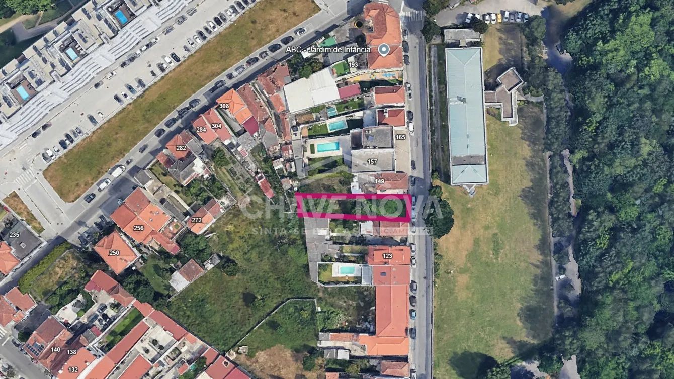Terreno com 270 m² na Senhora da Hora com Potencial para Moradia Unifamiliar