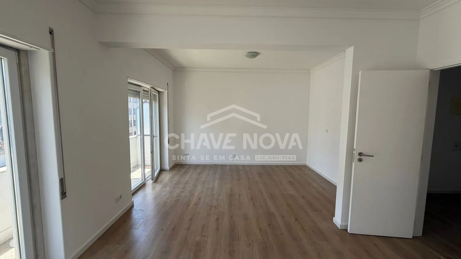 Apartamento T2 na Avenida Almirante Reis em Anjos - 2