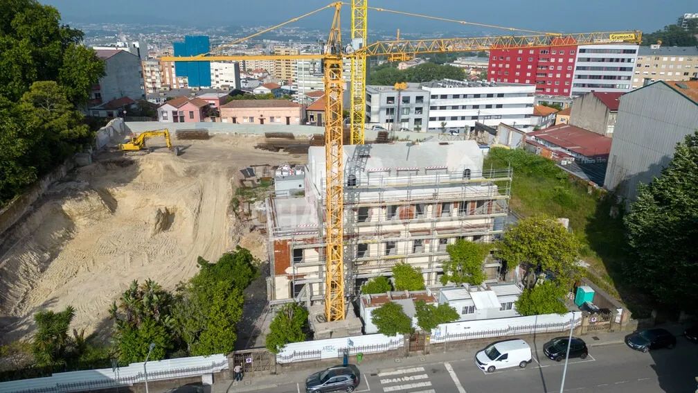 Apartamento T2 Novo c/ Lugar de Garagem em Mafamude (Soares dos Reis) - 3