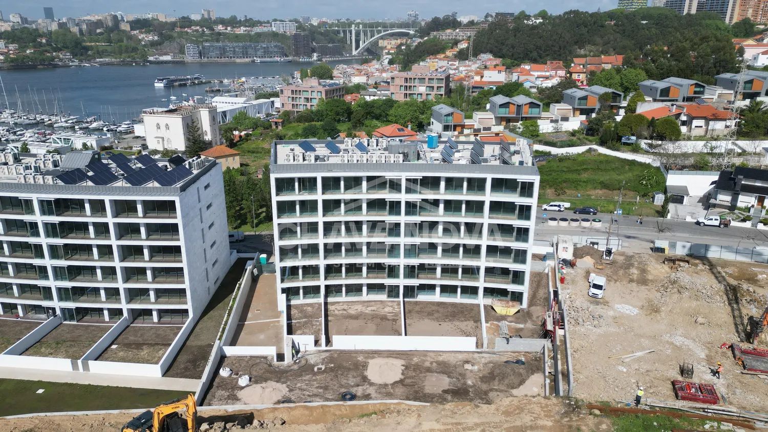 Apartamento T3 Novo c/ Terraço e 2 Lugares de Garagem em Canidelo (Marina Afurada) - 3